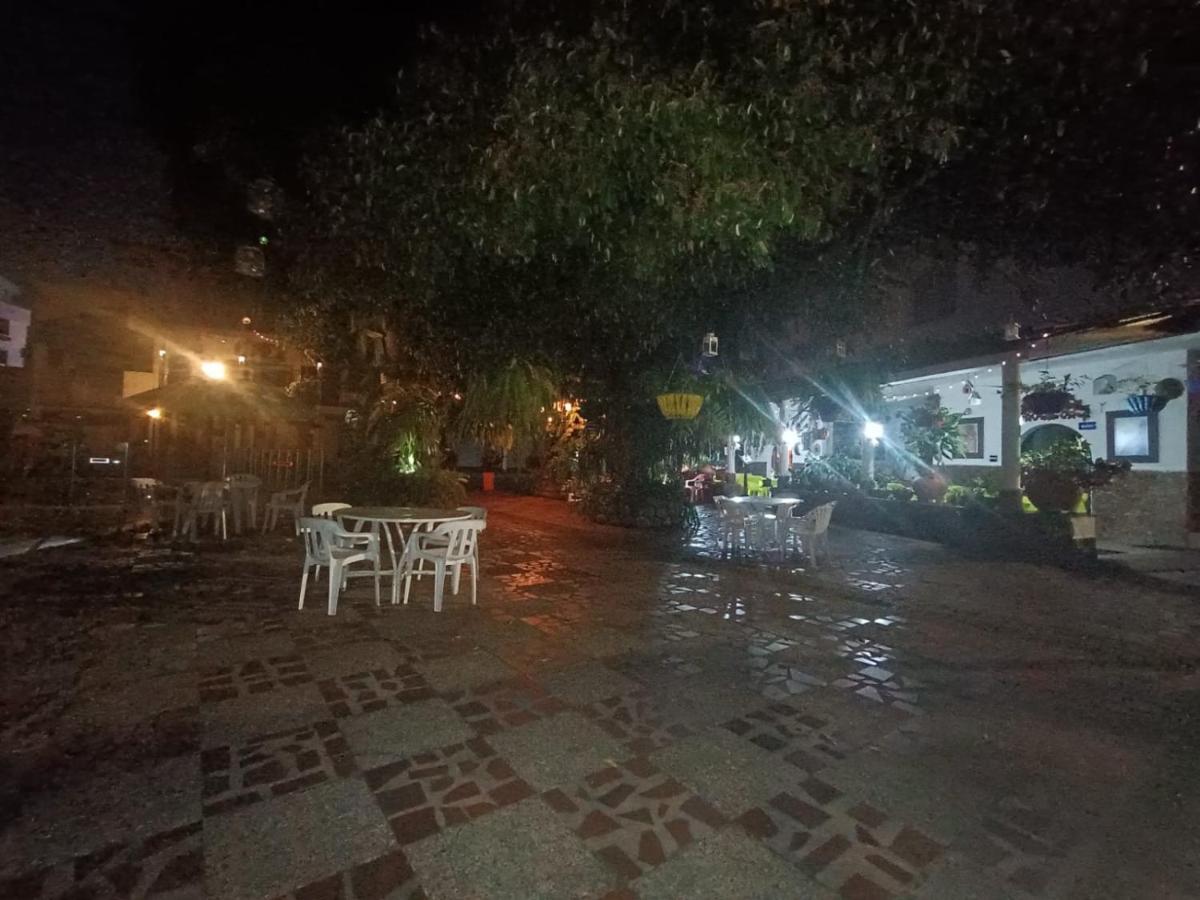 Hotel Villa Maritza Melgar Exteriör bild