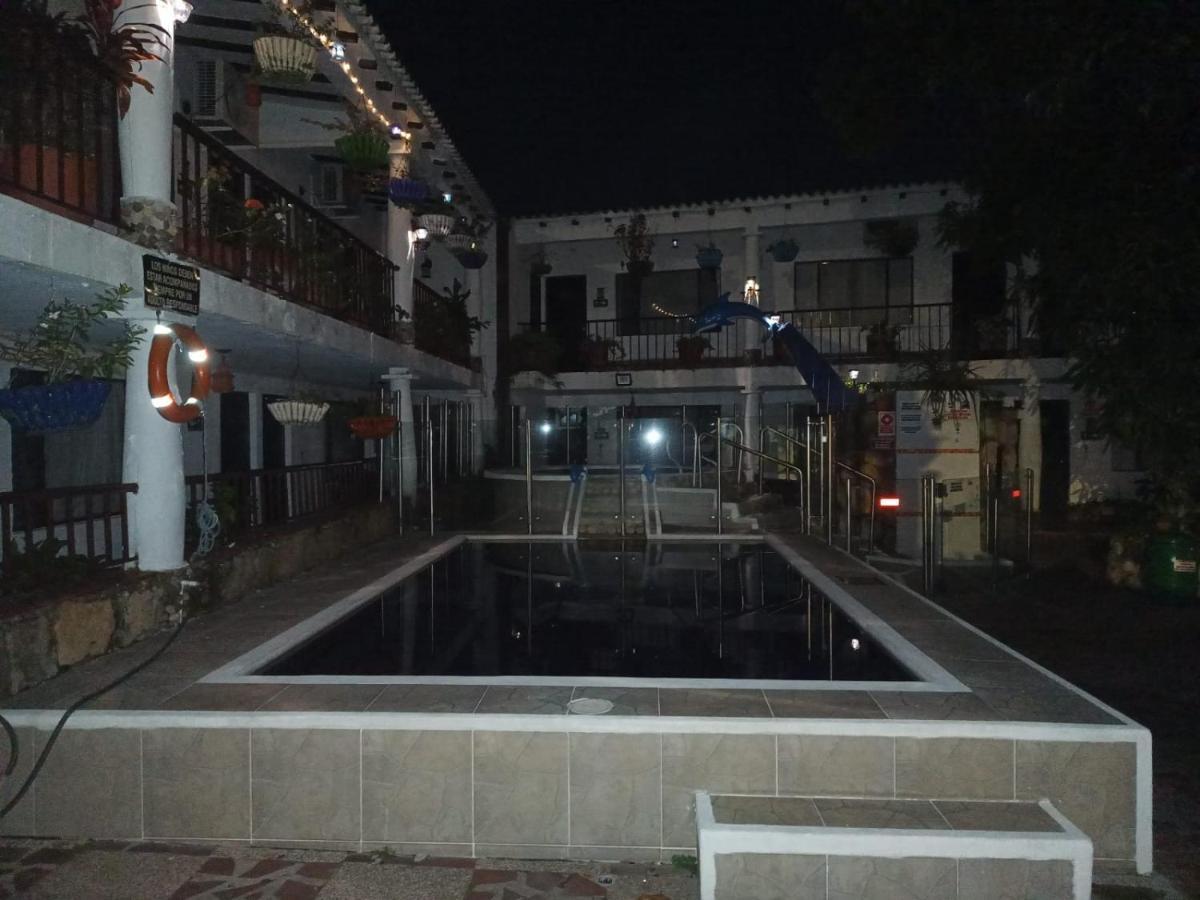 Hotel Villa Maritza Melgar Exteriör bild