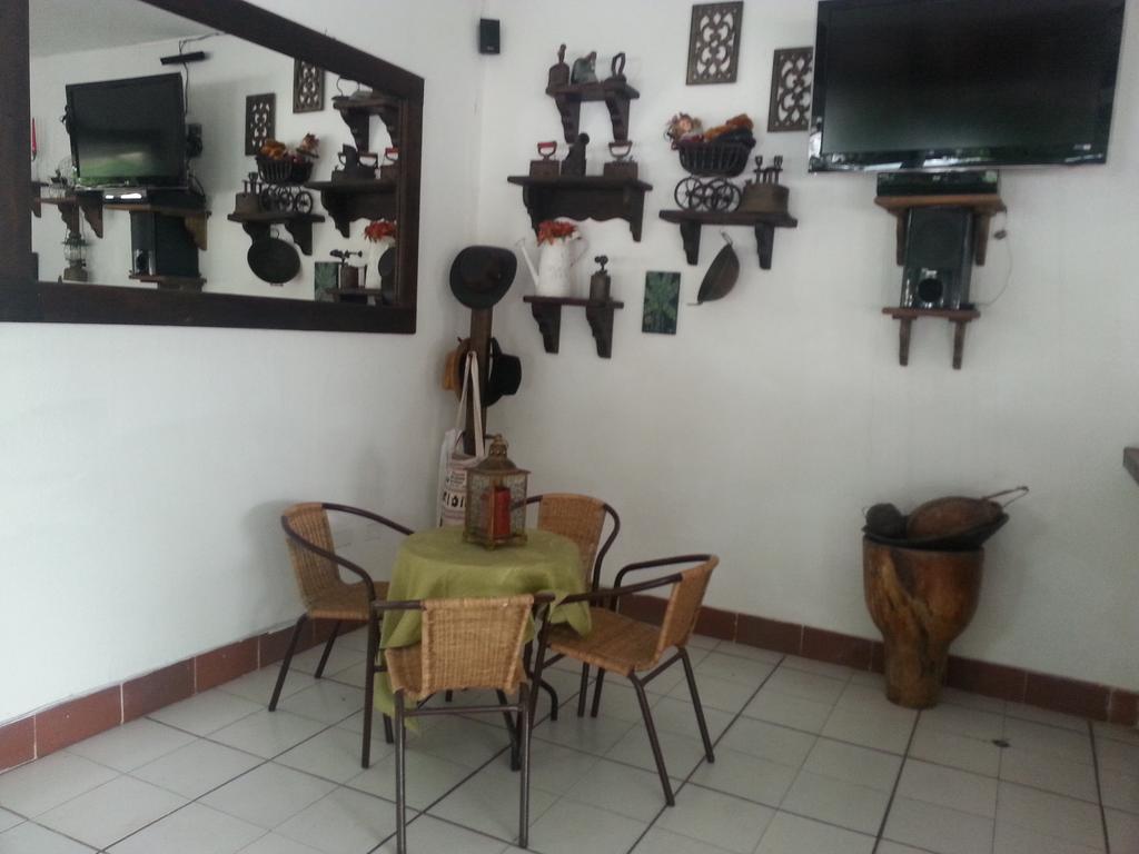 Hotel Villa Maritza Melgar Exteriör bild